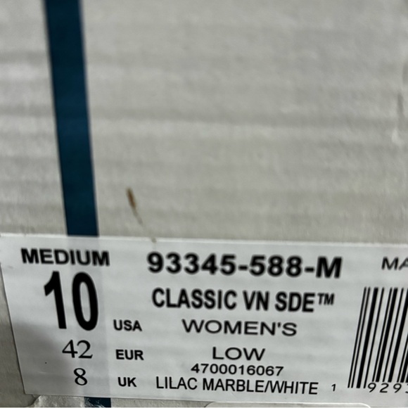 Brand new sneakers - Picture 2 of 2